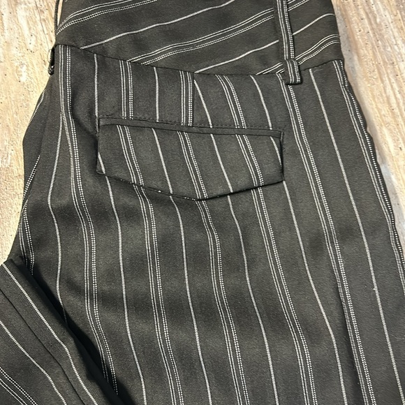 Express - Picture 2 of 7